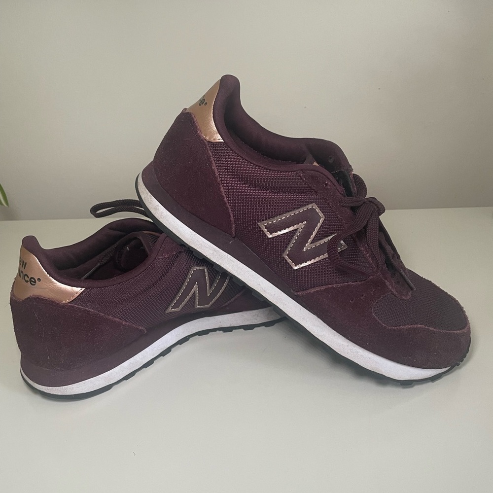 New balance sneakers in size 9